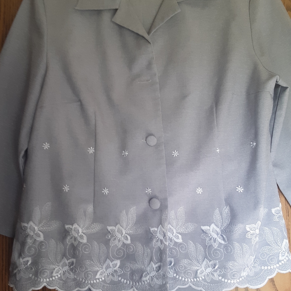 Womens 2pc suit By Kars Korner